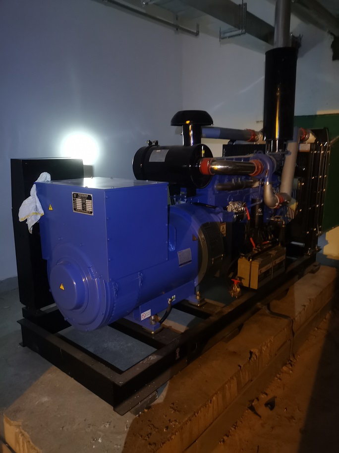 乾能300千瓦柴油發電機組